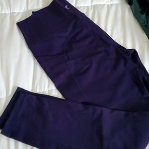 Light n tight capris pockets